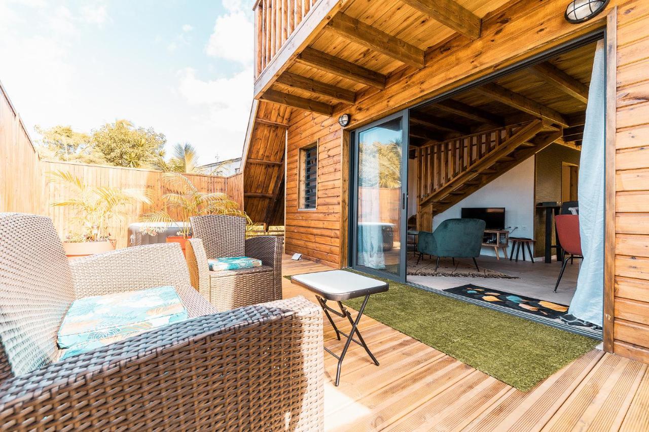 Charmant Chalet Avec Jacuzzi, L'Ile O Vert 圣菲利普 外观 照片