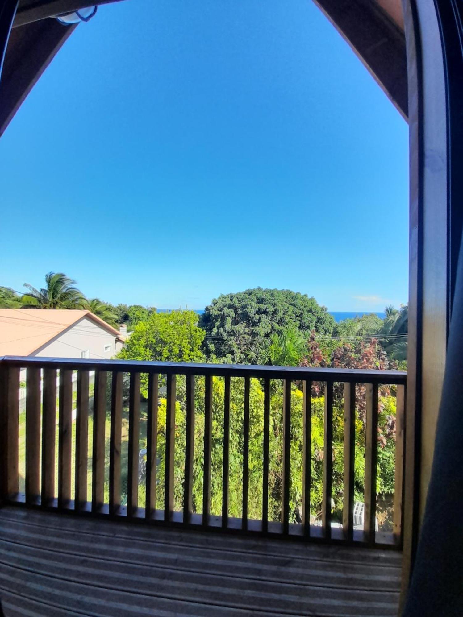 Charmant Chalet Avec Jacuzzi, L'Ile O Vert 圣菲利普 外观 照片
