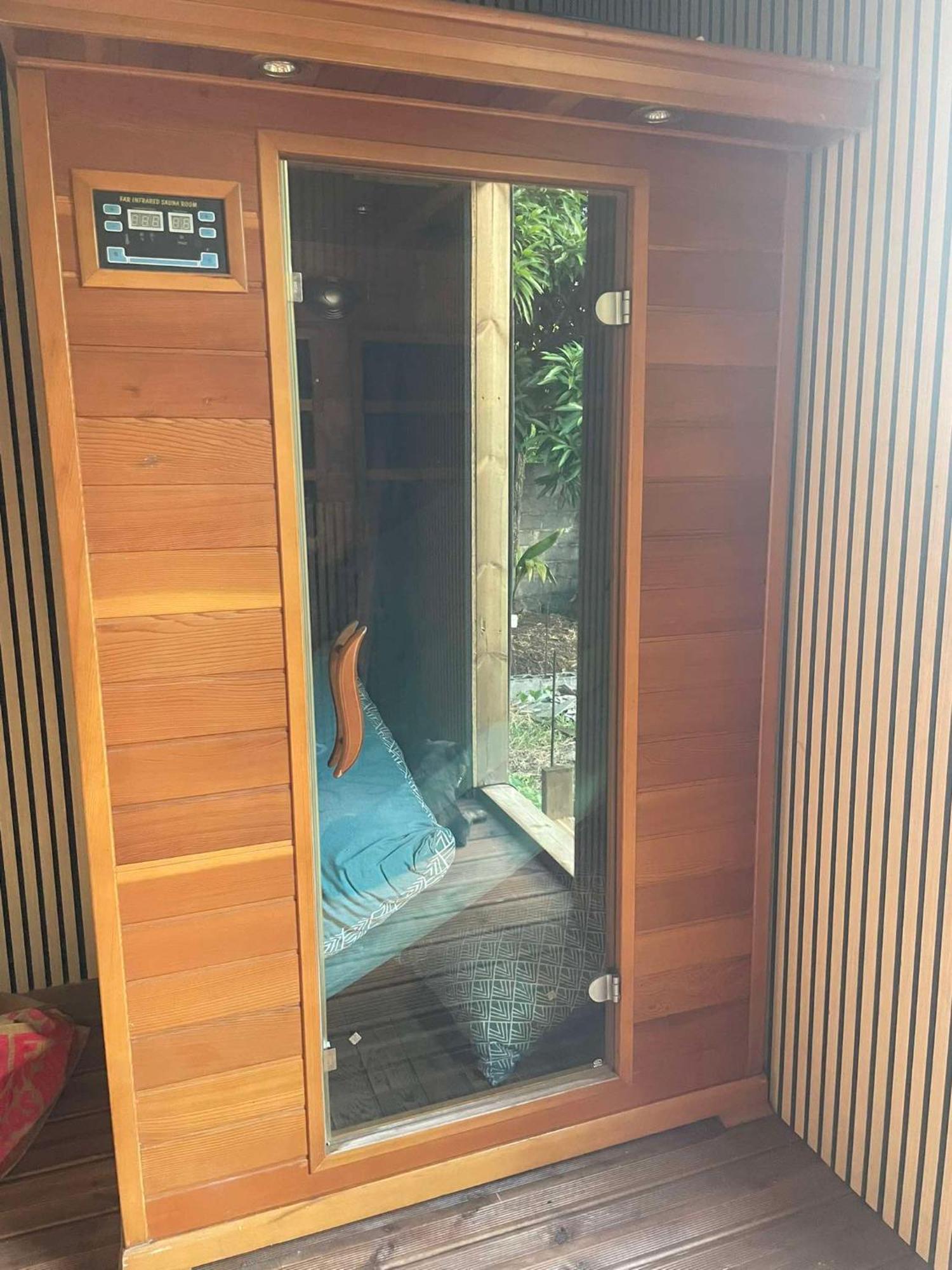 Charmant Chalet Avec Jacuzzi, L'Ile O Vert 圣菲利普 外观 照片